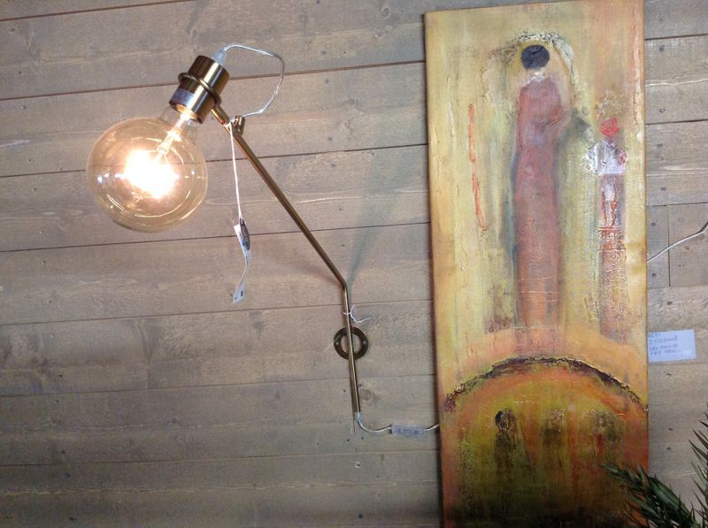 Vegglampe gull.78x15x44 cm.