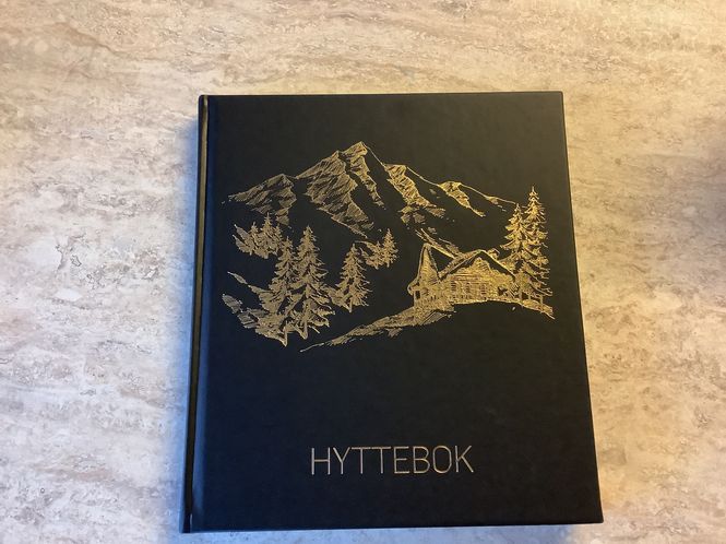 Hovedbilde Hyttebok svart