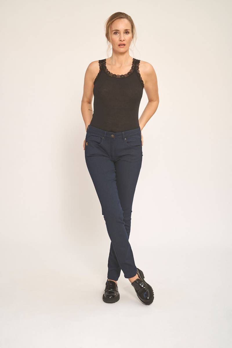 Angela singlet black