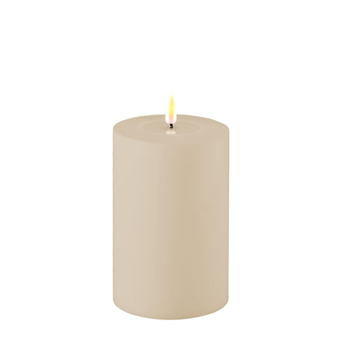 Elektriske utendørs kubbelys. Støvet sand. D 7,5 cm H 12,5 cm